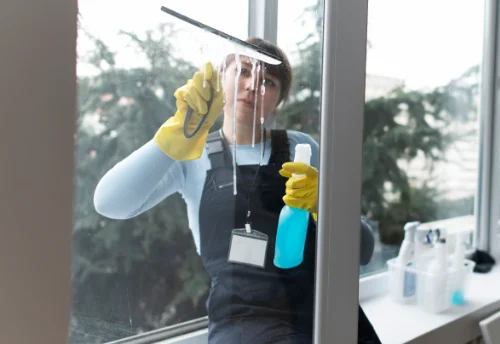 Nettoyage de vitres intérieures et extérieures à Coudun